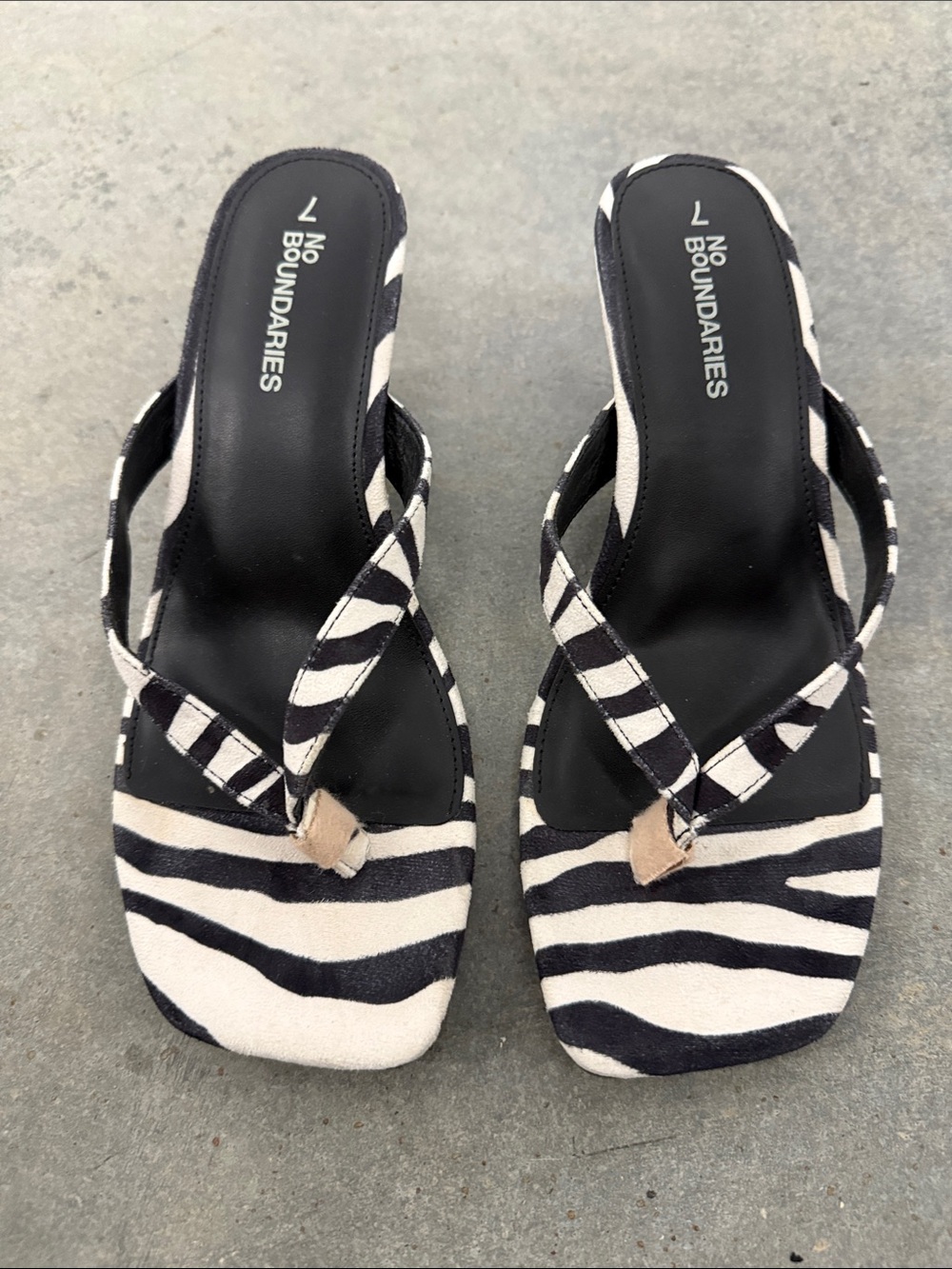 No Boundaries Zebra Print Thong Sandals - Black & White